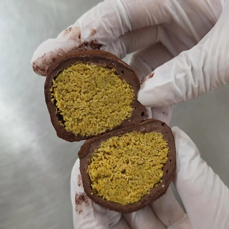 두바이 쫀득쿠키 단면 피스타치오 필링