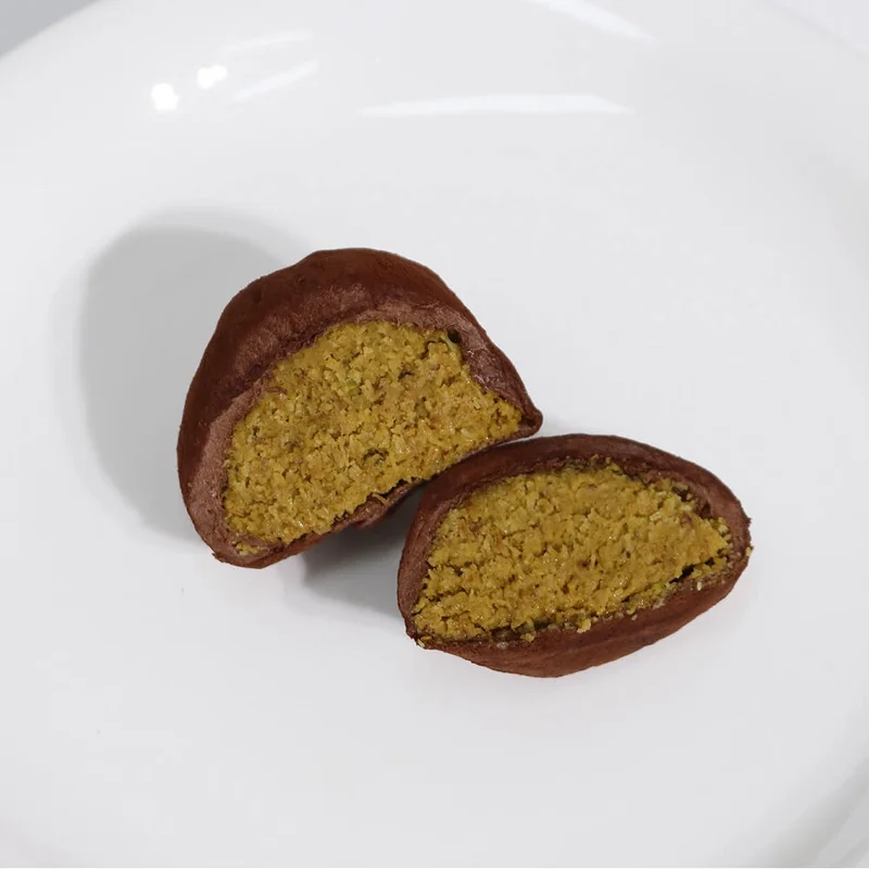 두바이 쫀득쿠키 접시 위 단면